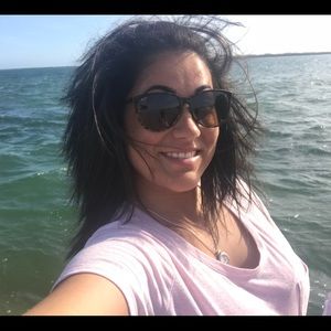 Meet your Posher, Gina